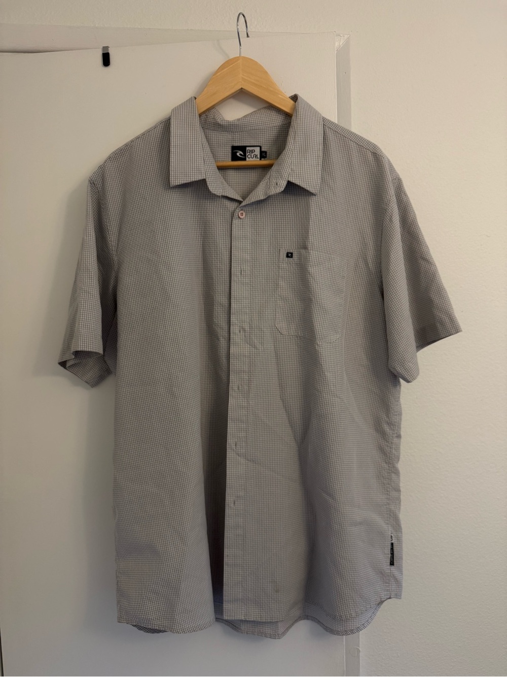 Rip Curl Men’s Light Gray Short-Sleeve Button-Down Shirt